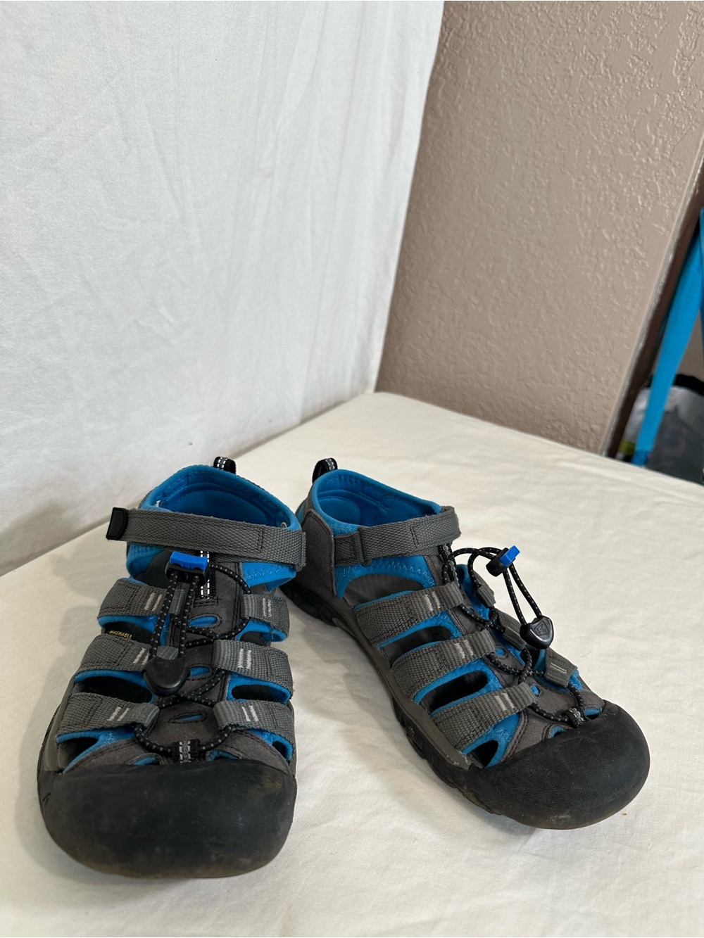 Keen Sandals Sz 6